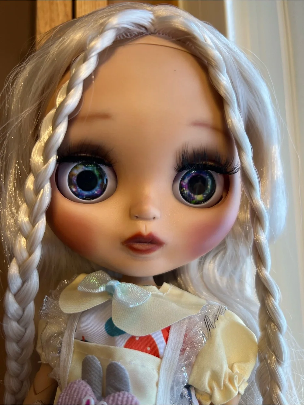 CERTIFIED ICY DBS BLYTHE DOLL AND ACCESSORIES - Picture 4 of 15